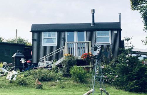 1 Bedroom Cabin Sleeps 2, Private Garden, Wifi - Photo 52