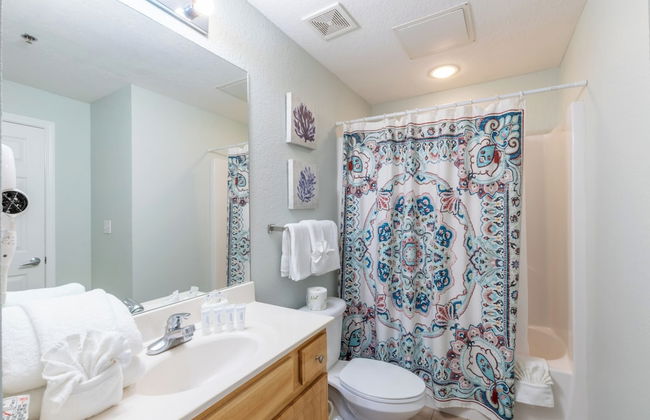 Crystal Shores West Condos by Hosteeva - Foto 17