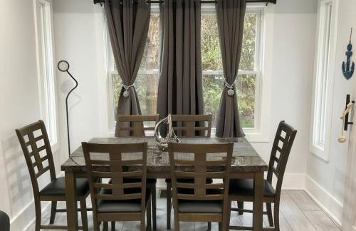 Cozy Coastal Retreat N Lake Ontario Sleeps 8 - Foto 20