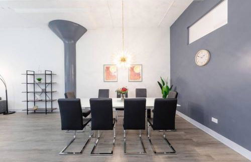 Luxurious 5BR Suite Perfect for Group of 12 guests with Pool table, Optional Parking and Gym Access Near McCormick Place and Soldier Field - Foto 34