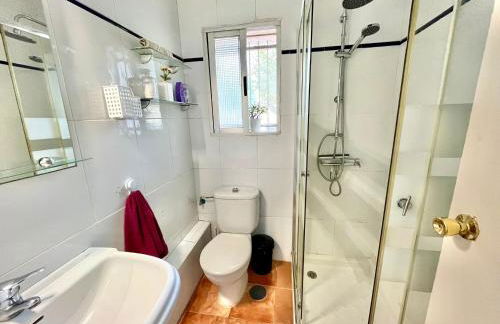 Estudio adosado acogedor con jardín, barbacoa y parking privado - Photo 27