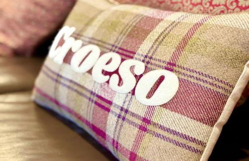 Rural Cottage, 3 beds, 3 bath,LOG BURNER, HOT TUB, with Cymru Holidays - Foto 10