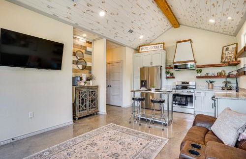 Recently Built Cabin with Pavilion in Granbury! - Foto 6