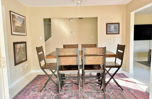 Big, Tidy, Cushy, & Activities - Foto 23