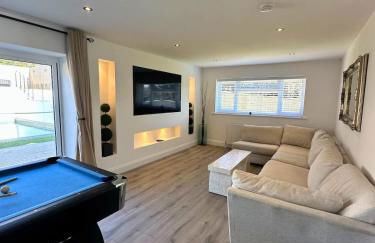 Charmandene - Luxury 5 Bed with Pool and Gated Parking - Foto 21