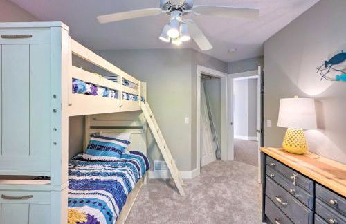 Waterfront Mound Retreat with Dock and Lake Access! - Foto 22