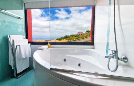 Azure Serenity Villa by LovelyStay - Foto 33