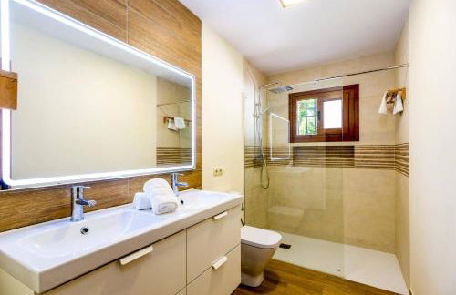 Villa Ramos by Villa Plus - Photo 30