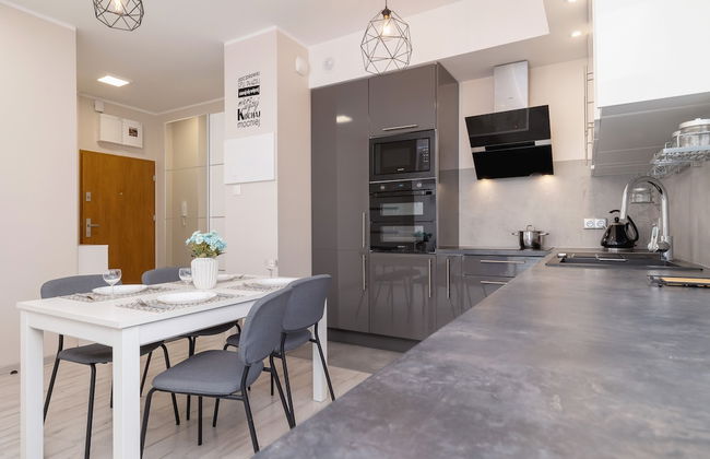 Apartment With Garden by Renters - Photo 18