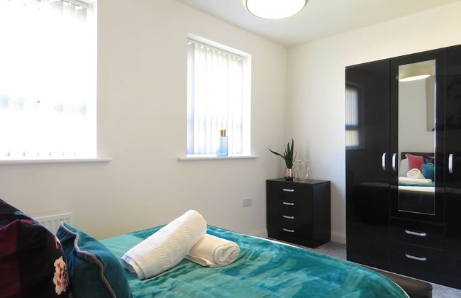 Tudors eSuites Birmingham House with Private Garden Free Parking - Foto 3