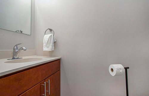 Smitten in da Mitten - 18 acres, Arcades, High Spd Web, Hot Tub, Pond! - Foto 2