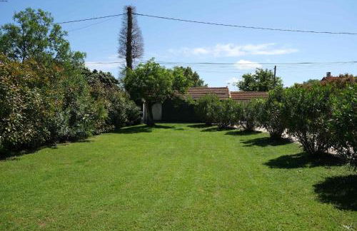 vacation rental with pool and poolhouse, close to arles in moulès- sleeps 8 - Foto 63