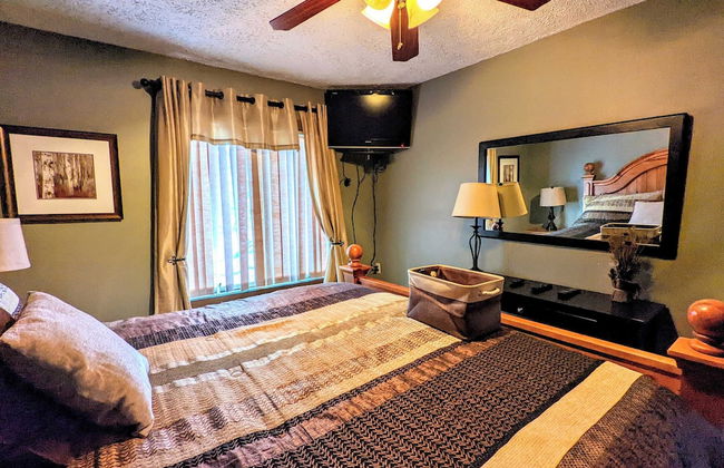 Frost Hollow by Avantstay Deck w/ Grill, Game Room Loft - Photo 11