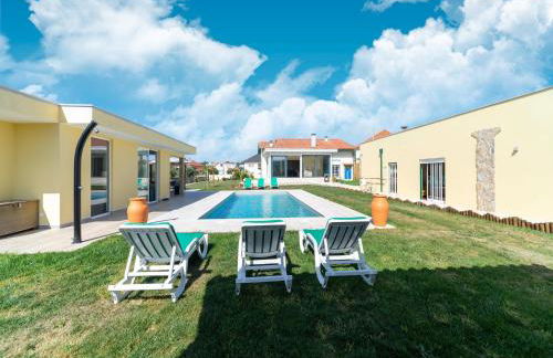 Rural holiday home in Netos-Almagreira with shared pool - Foto 36