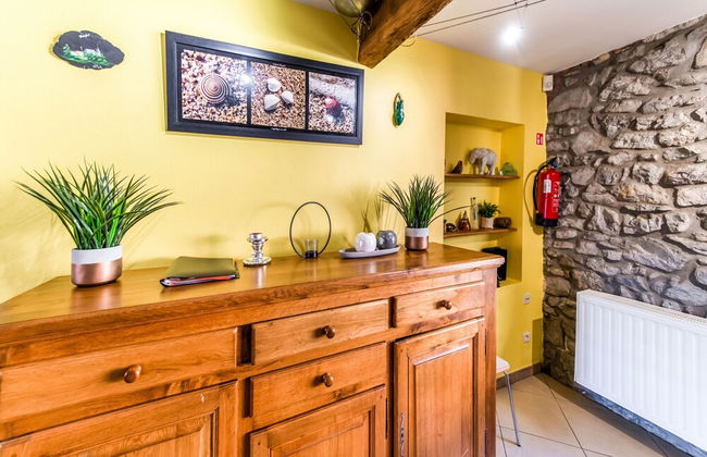 Stone Cottage with Sauna & Hot Tub near Cave of Lorette in Rochefort - Foto 38