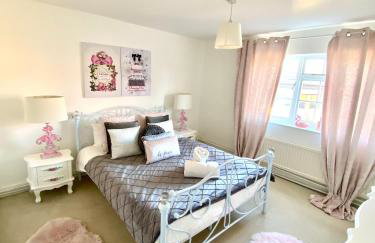 Farmhouse Retreat with Hot Tub, Pool, Horses, Games Room, Free Car Park, Only 45 min from Oxford Circus - Foto 20