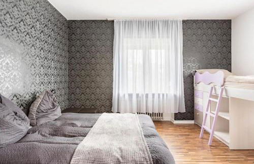 Maybach Apartments - Modern & Spacious, near Düsseldorf Messe, free Private Parking - Foto 3
