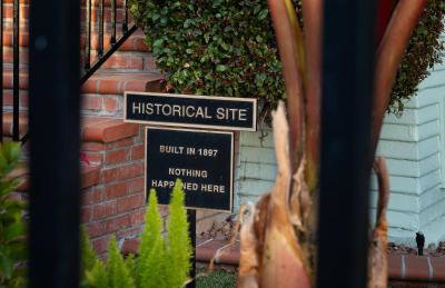 Luxe Victorian Retreat • Walk to Downtown - Foto 28