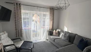 Entire 2 bed apartment - Up to 4 guest - 10 min from station & town centre - Foto 3