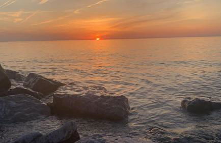 The Sunset Cottage - Lakefront with Private Beach - Foto 26