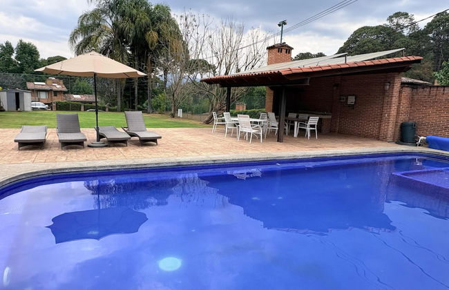 Incredible Property with Huge Garden and Pool! - Foto 10