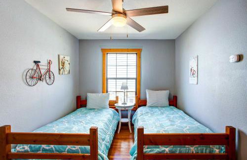 Cedar Creek Lakefront Vacation Rental with Pool - Foto 18