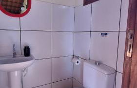 Refúgio em Macacos para até 12 hóspedes com piscina aquecida, 5 suítes e riacho - Foto 48