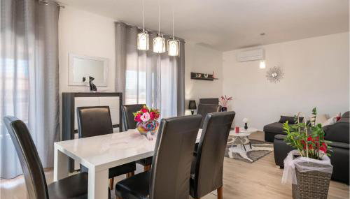 Amazing Home In Pula With Kitchen - Foto 4