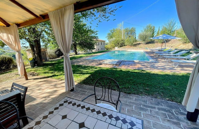 Detached Villa - Sleeps 10 - Pool - Pergola - Playground for Children - Wifi - Foto 53