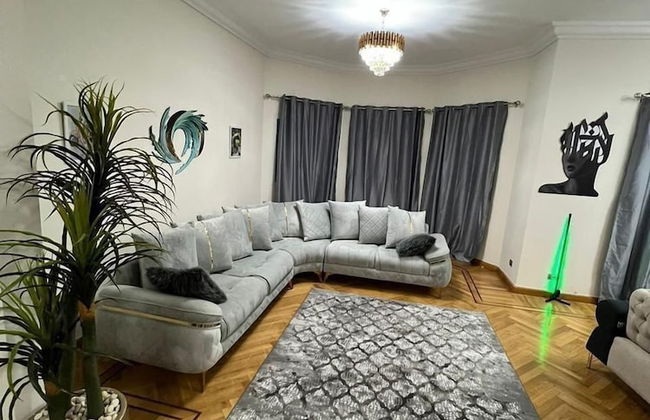 Villa With Garden In Beverly Hills - Photo 6