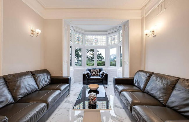 Delightful Holiday Home With sea Views and Hot Tub - Photo 20