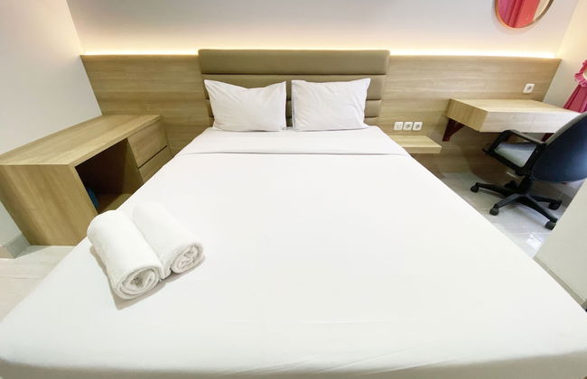 Homey And Modern Studio The Alton Apartment - Foto 1