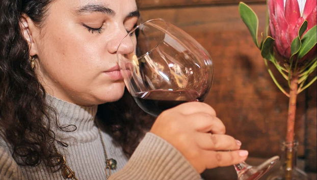 Catando vino en una osteria típica