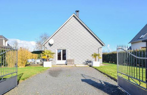 Beautiful Home In Auberville With Wifi - Photo 2