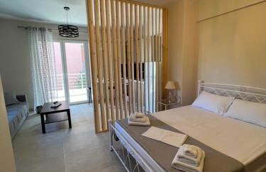 Phil's Apartments - Photo 23