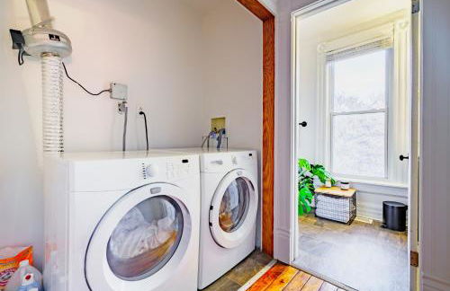 Jungle House Luxury Homes - Columbus Downtown Short North - Steps to Convention Center & Nationwide Arena - Sleeps up to 11 - Free Parking - Over 5,800 Five Stars - Foto 22