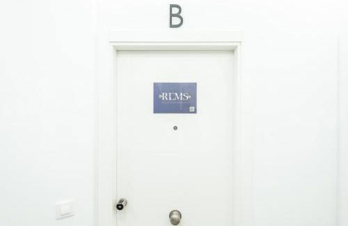 Comfortable apartment near the center by REMS - Photo 29