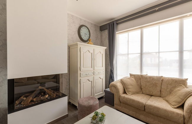 Modern Villa w/ Private Yard - Foto 20