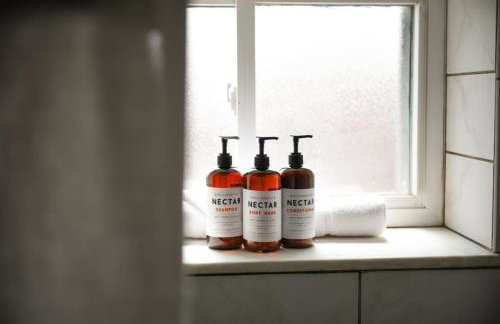 HostWise Stays - The Butler - Prime 1BR Butler St Apt, across from Umami - Foto 13