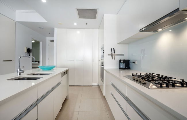 Reflection Tower Two - Photo 30