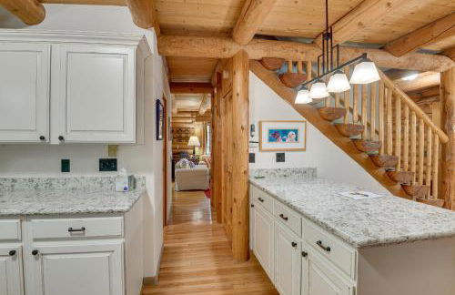 Along Big Wood River Hailey Family Cabin with Yard - Foto 12