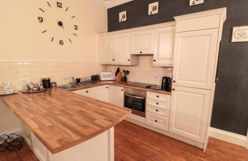 Sneaton Hall Apartment 4 - Photo 8