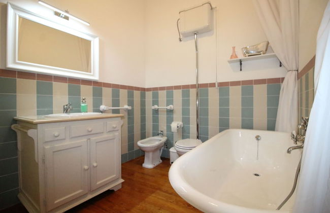 Old Town House in Figueira da Foz Near Beach - Photo 25