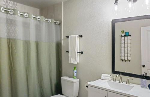 Botanical Oasis near Riverwalk - Sleeps 12 - Foto 28