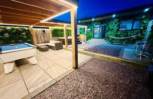 Hazells Lodge Farm Stay Sleeps 2 Undercover Hottub and Pool Table - Foto 1