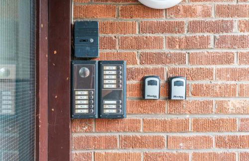 OPK STAYS - Stylish 2 bed Coventry train Station Apt, City Centre, Sleeps 4, FREE Parking, Free Netflix - Foto 21