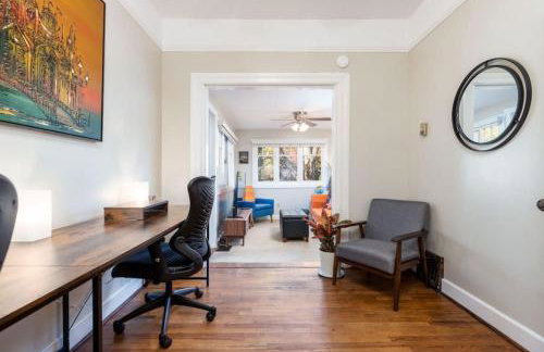 Historic Avenues Downtown w Dedicated Workspace - Foto 4