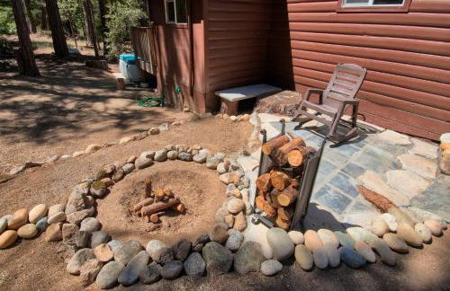 Beetlebark Bungalow- Inside Yosemite w/ hot tub EV charging cable - Foto 19
