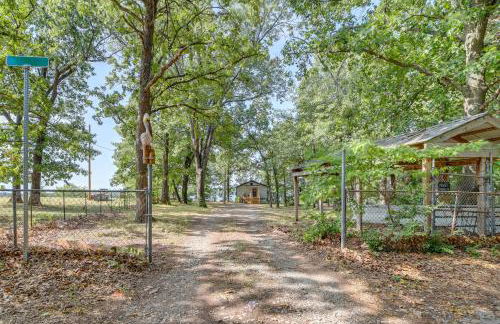 Private Hot Tub and Dock Lakefront Grove Retreat! - Foto 29