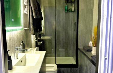 1-Bed Apartment - Sleeps 2 Wifi & Central - Photo 13
